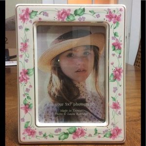 Ceramic 5 x 7 photo frame.